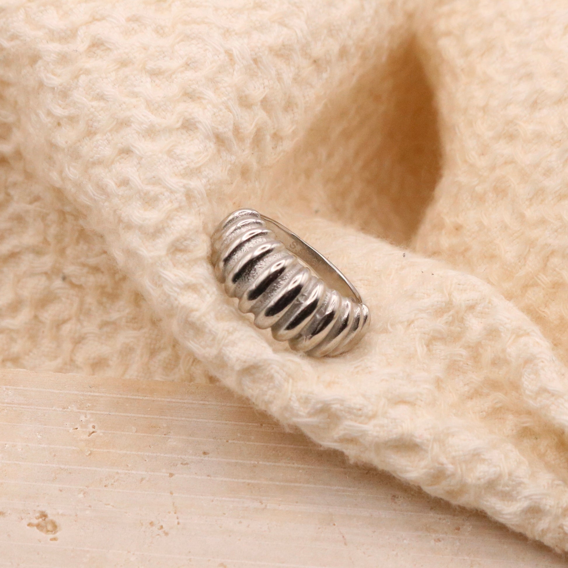 ANELLO BOLD ZIGRINATO
