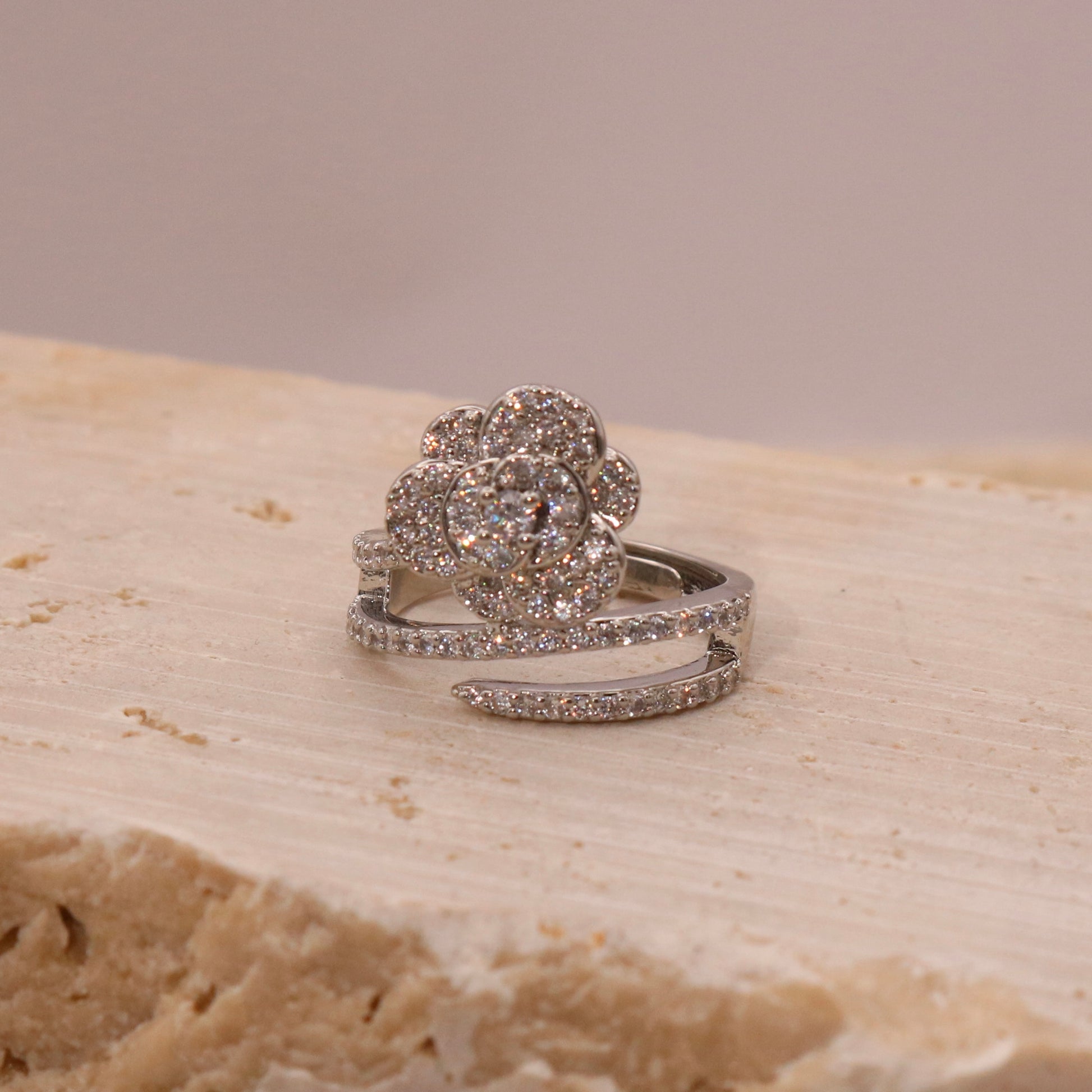ANELLO CAMELIA PAVÈ