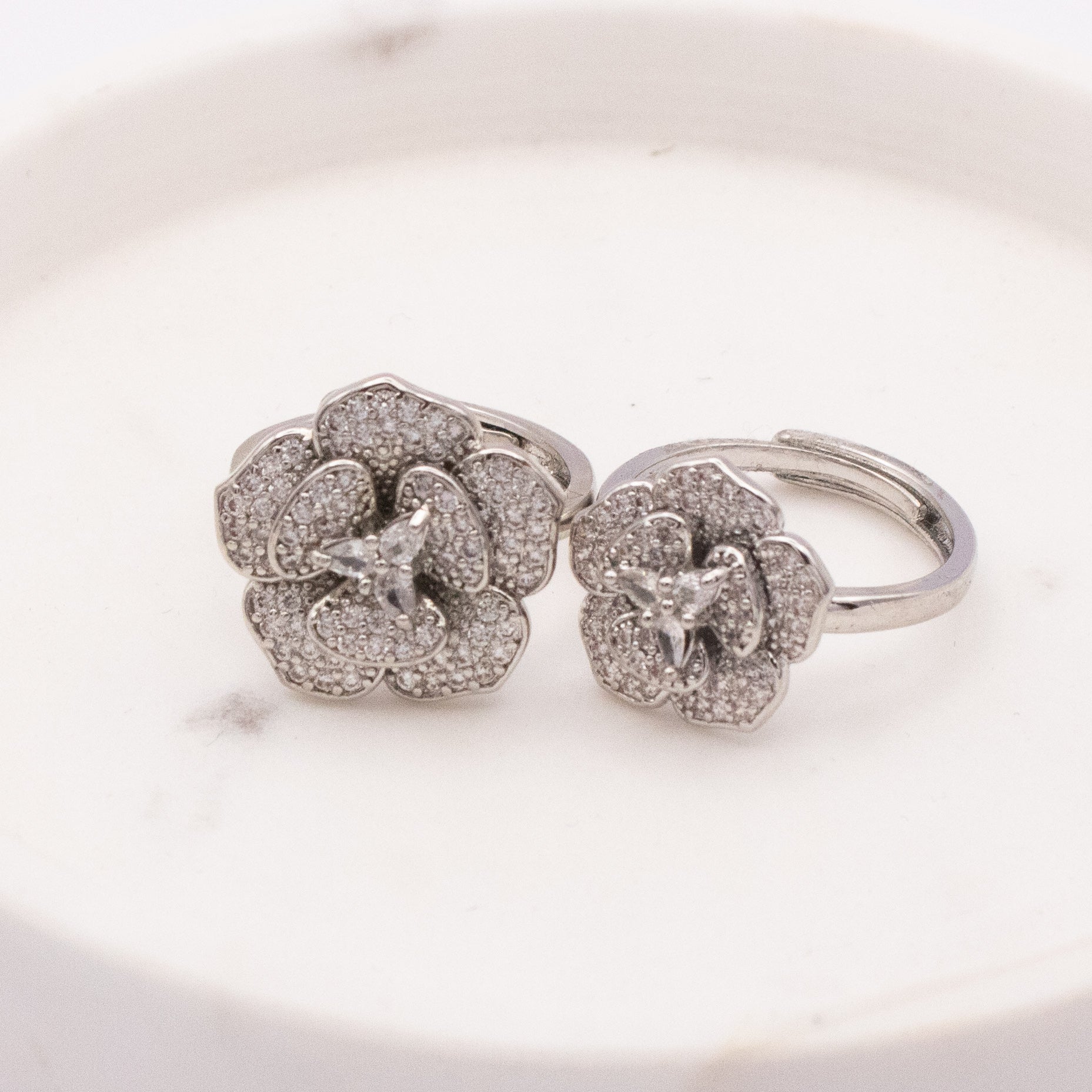 ANELLO CAMELIA