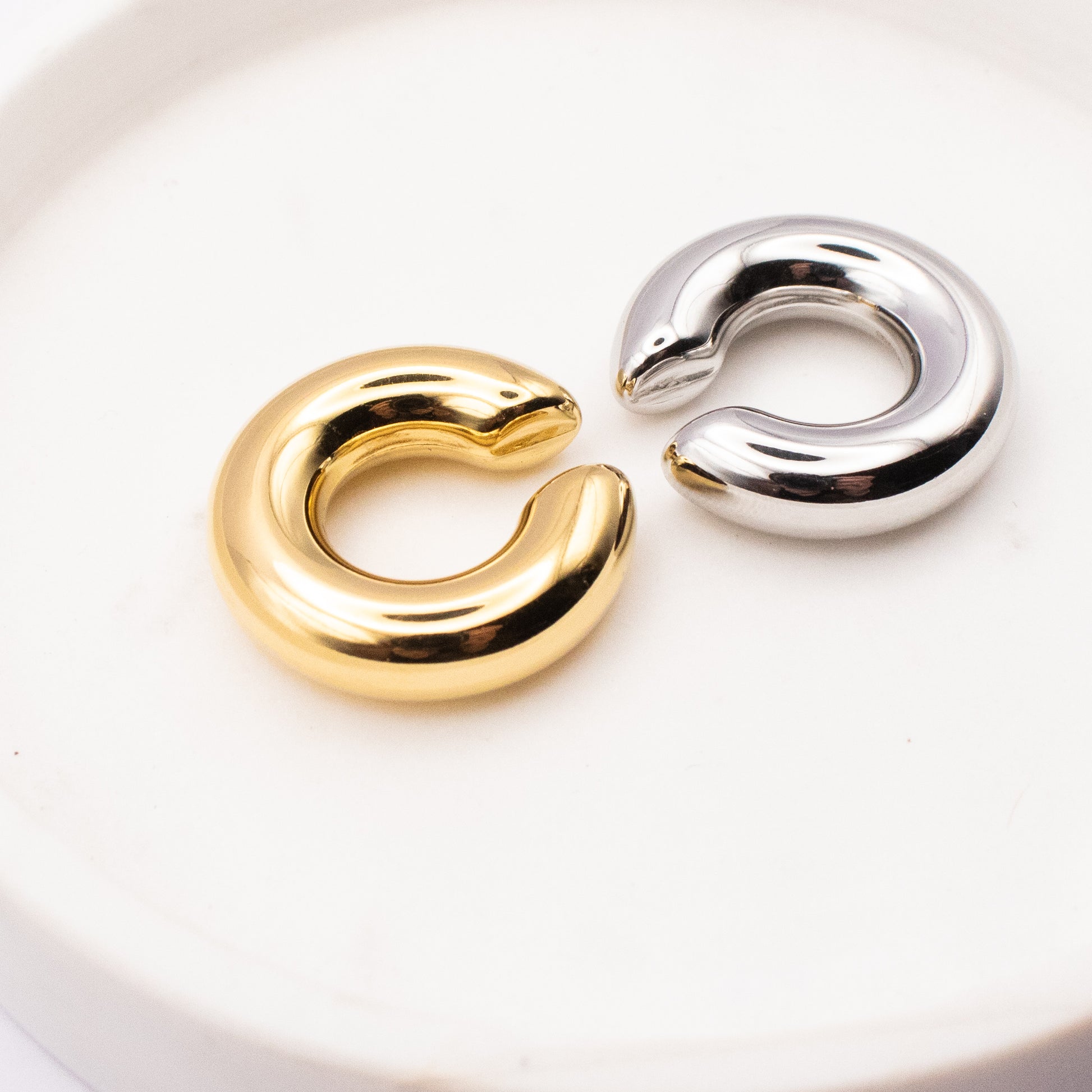 MEDIUM EAR CUFF