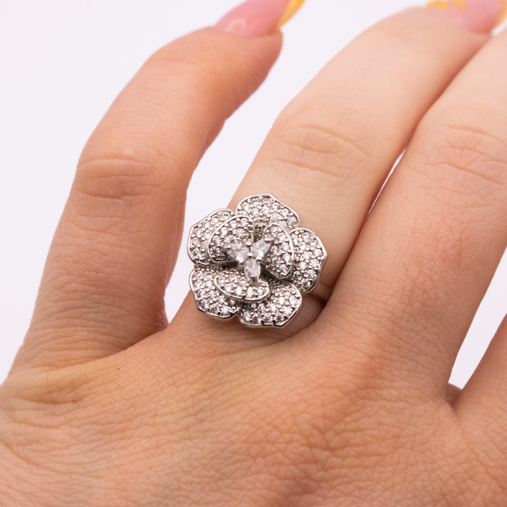 ANELLO CAMELIA