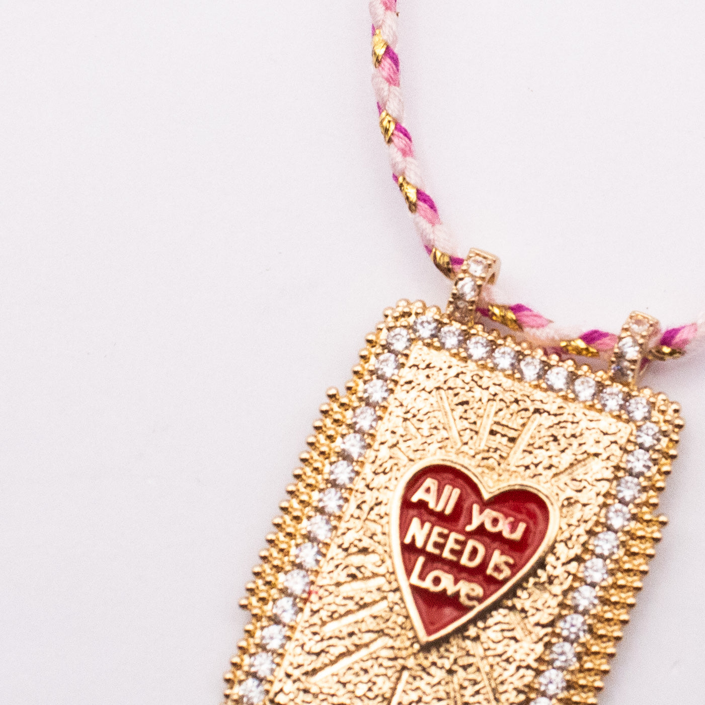 COLLANA ALL YOU NEED IS LOVE
